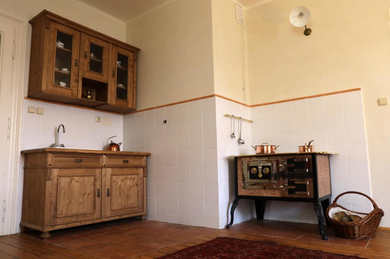 Historicke Apartmany Zelenohorska Posta Nepomuk Exterior photo