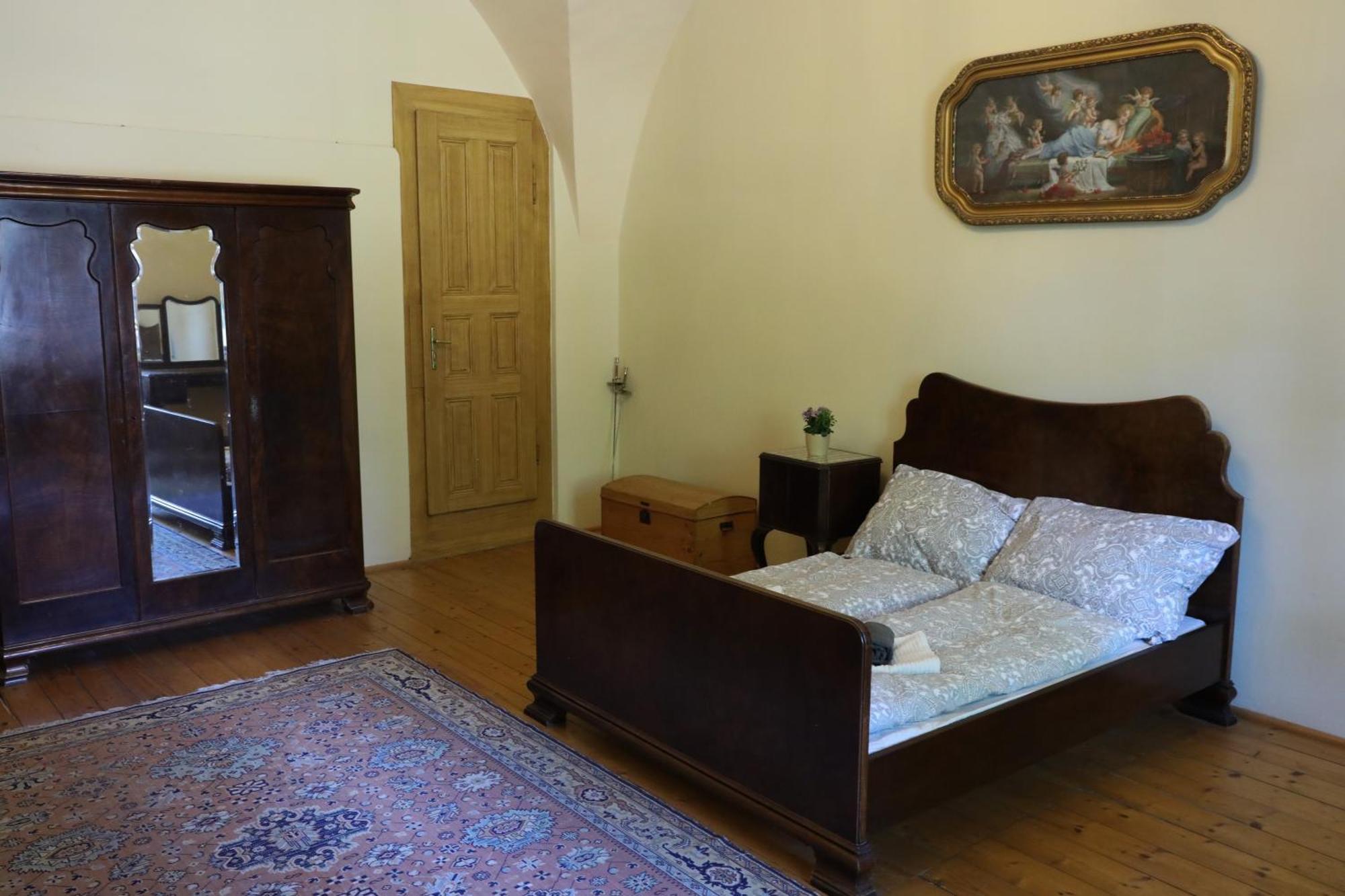 Historicke Apartmany Zelenohorska Posta Nepomuk Exterior photo